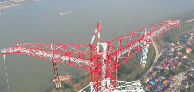 Transformasi di Sungai Yangtze: Saluran Listrik Tegangan Tinggi Wuhan-Nanchang Melonjak ke Ketinggian Baru