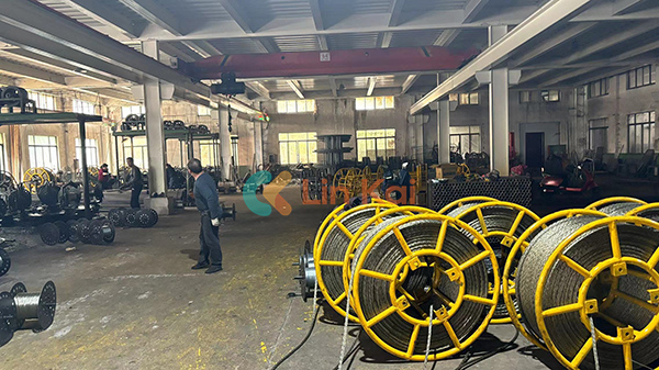Ningbo Lingkai Electric Power Equipment Co., Ltd. Mengirimkan Tali Baja Berkualitas Tinggi ke Malaysia untuk Merangkai dan Menarik Konduktor