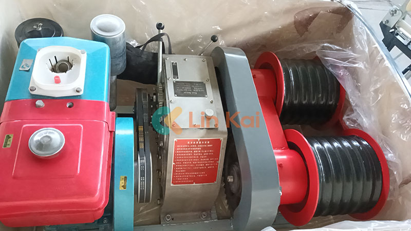 Peralatan Tenaga Listrik Ningbo LingKai Mencapai Oman