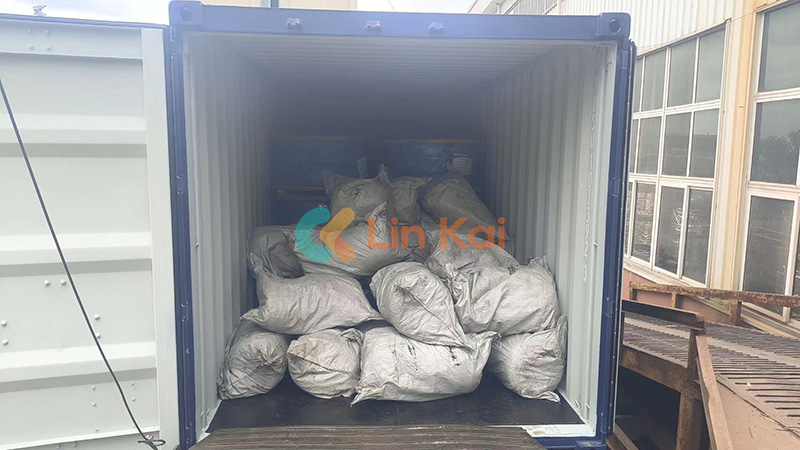 Tali kawat baja anti puntir dimuat dalam kontainer, siap untuk Indonesia