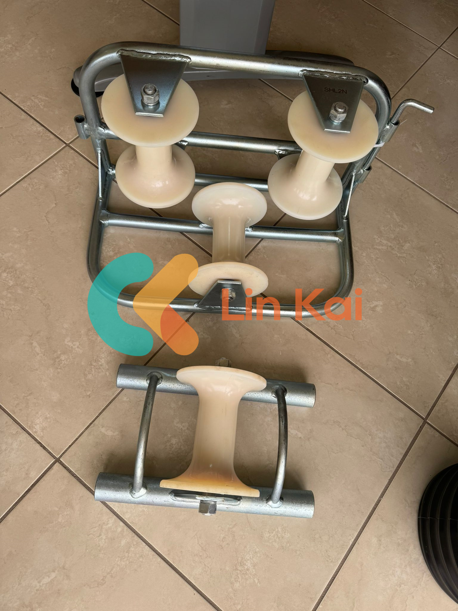 Apa fungsi utama roller ground kabel?